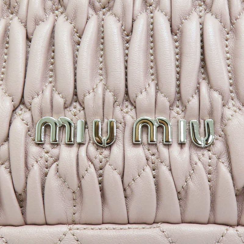 粉色 皺褶羊皮 肩背包 銀扣【Miu Miu 繆繆】-7
