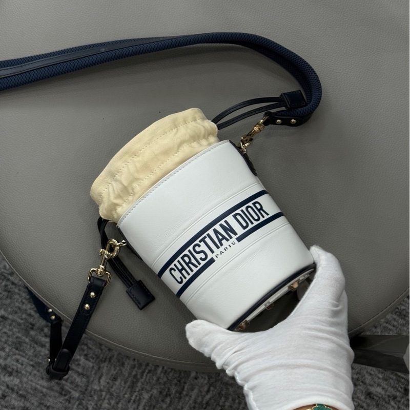 Dior vibe白色小水桶包-2