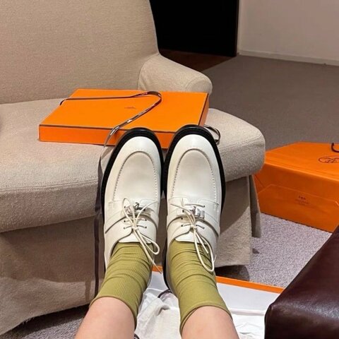hermes 白色first樂福鞋kelly銀扣小皮鞋38.5號全新閒置配件塵袋