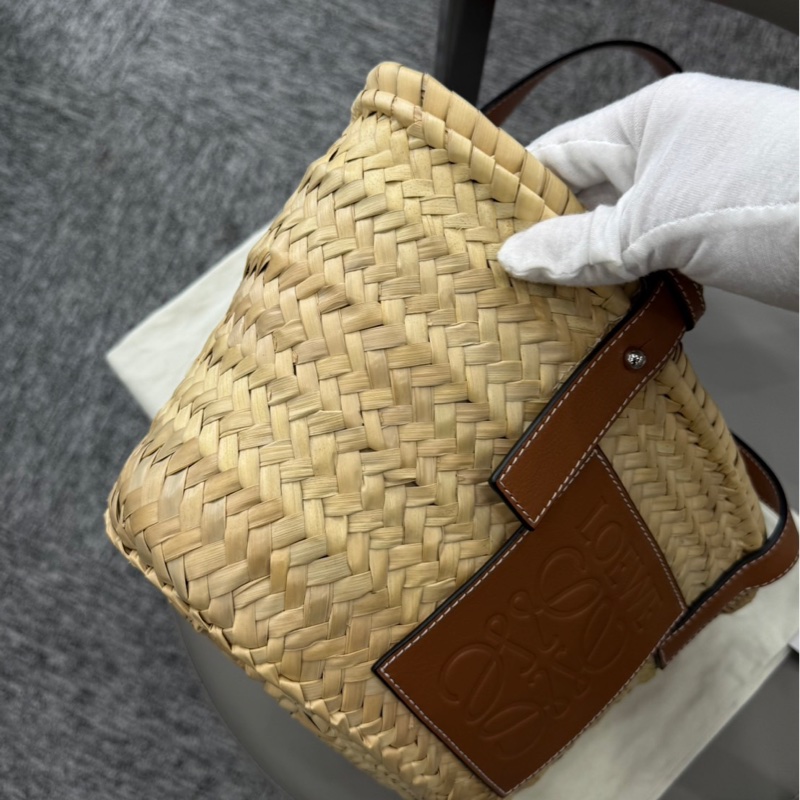 Loewe 小號草編包-9