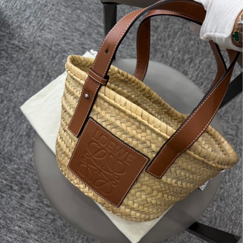 Loewe 小號草編包-11