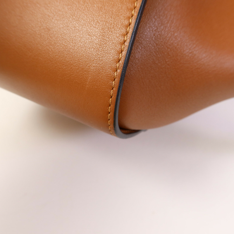 LOEWE 牛皮皮革Hammock Small銀扣手挽肩背兩用袋-11