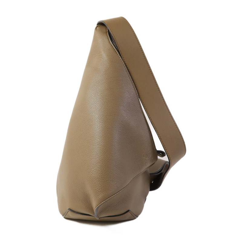 LOEWE 牛皮皮革Anton Sling銀扣肩背袋-0