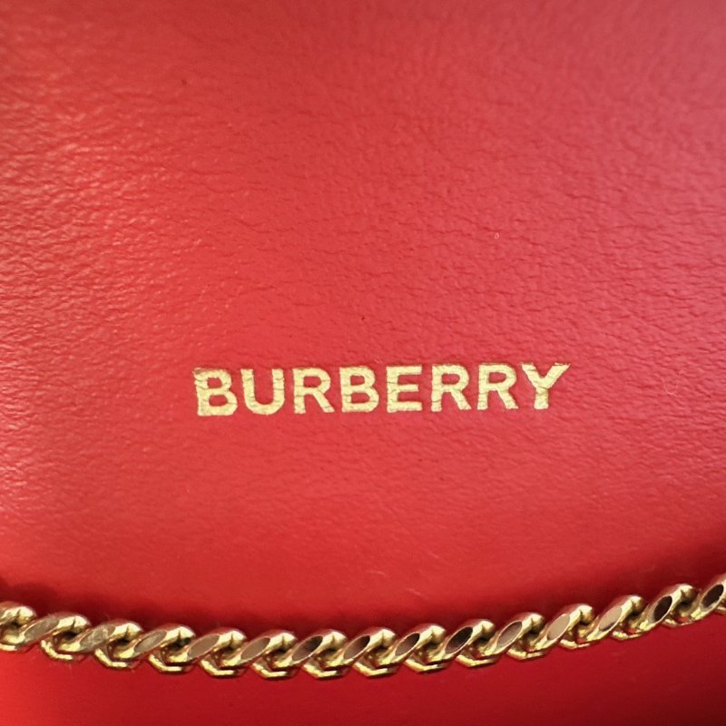 BURBERRY 鏈帶翻蓋皮革卡包-6