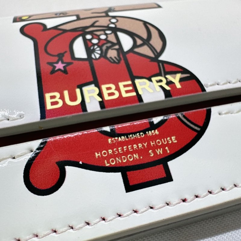 BURBERRY 鏈帶翻蓋皮革卡包-7