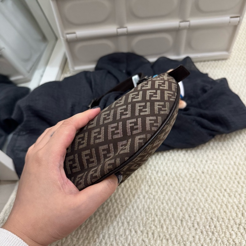 Fendi Zucchino 老花半月包🫰🏻-7