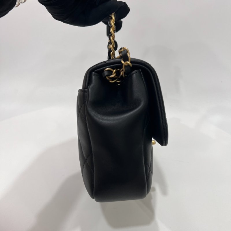 CHANEL HANDLE 黑羊皮季節款圓環28開-3