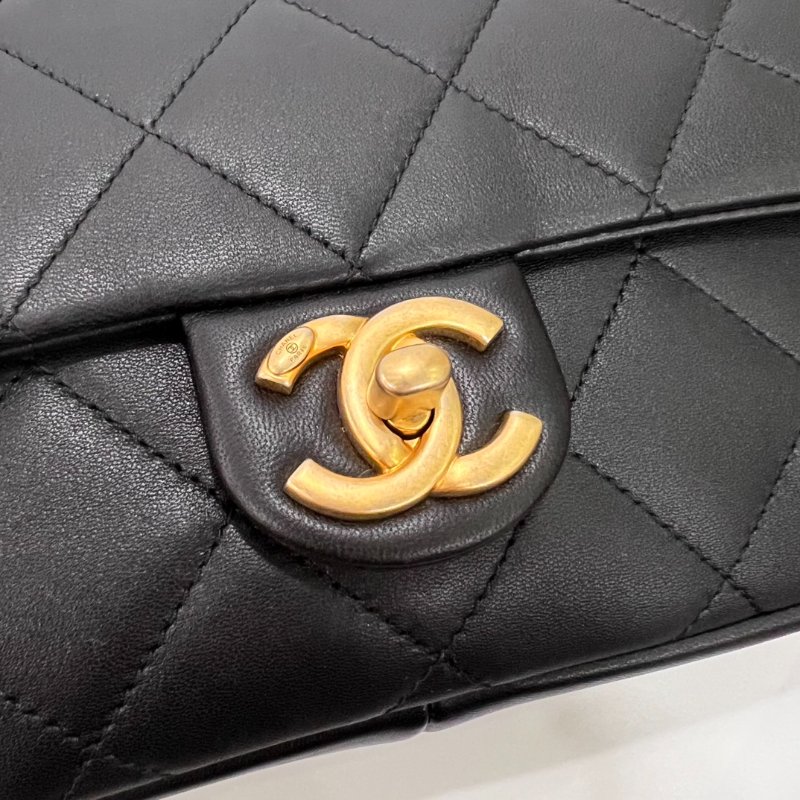 CHANEL HANDLE 黑羊皮季節款圓環28開-8