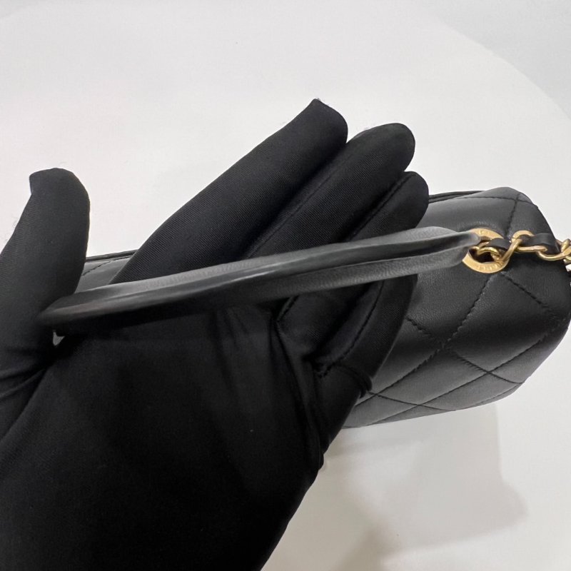 CHANEL HANDLE 黑羊皮季節款圓環28開-9