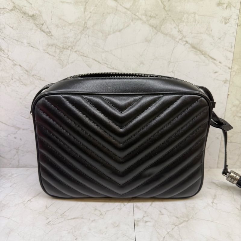 YSL MONOGRAM 銀色LOGO肩背相機包 黑-1