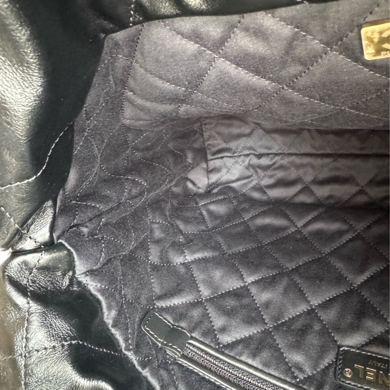 Chanel黑色拼漆皮22bag小號-22