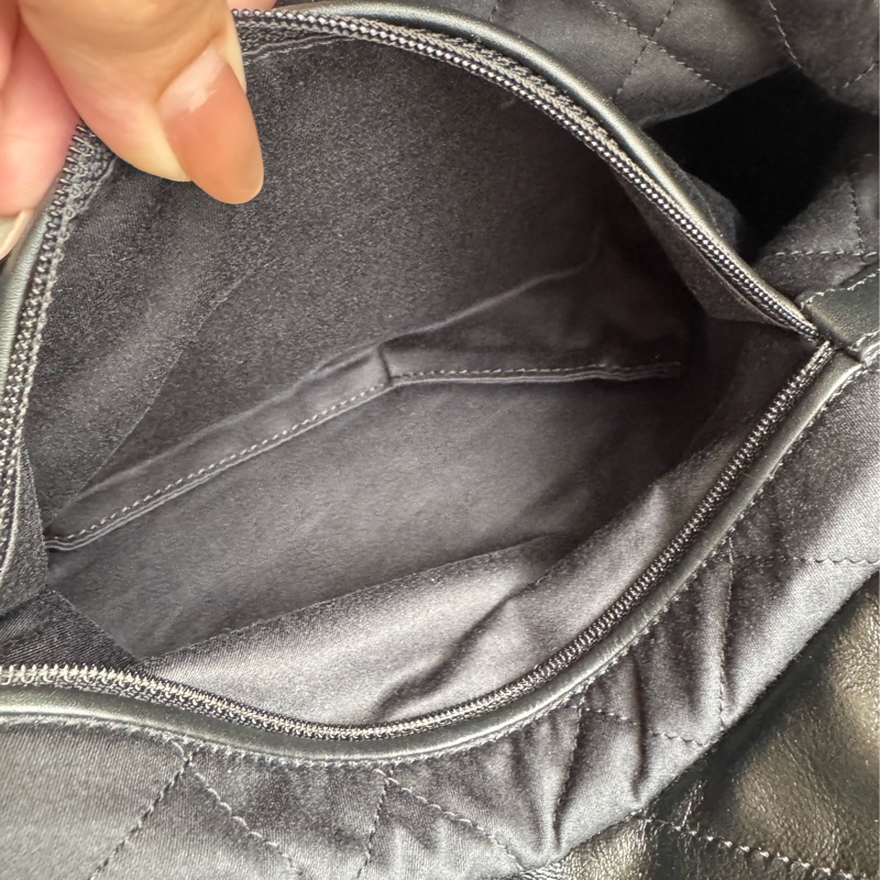 Chanel黑色拼漆皮22bag小號-28