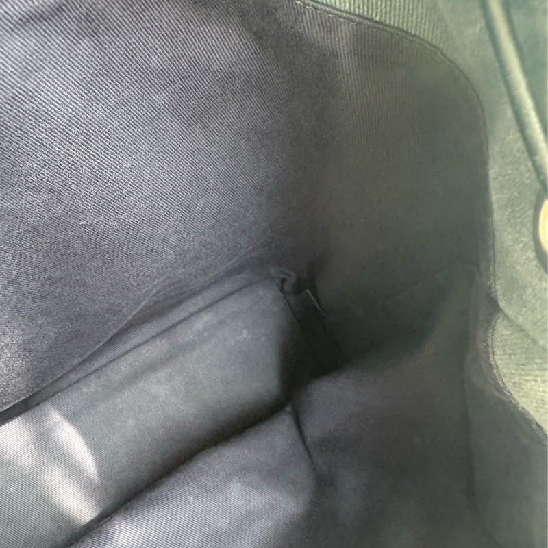 Chanel淺藍丹寧亮片字母後背包-20