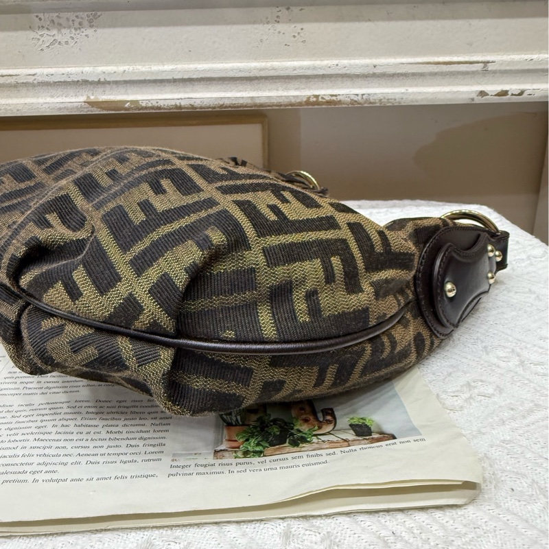 Fendi 月亮包-7