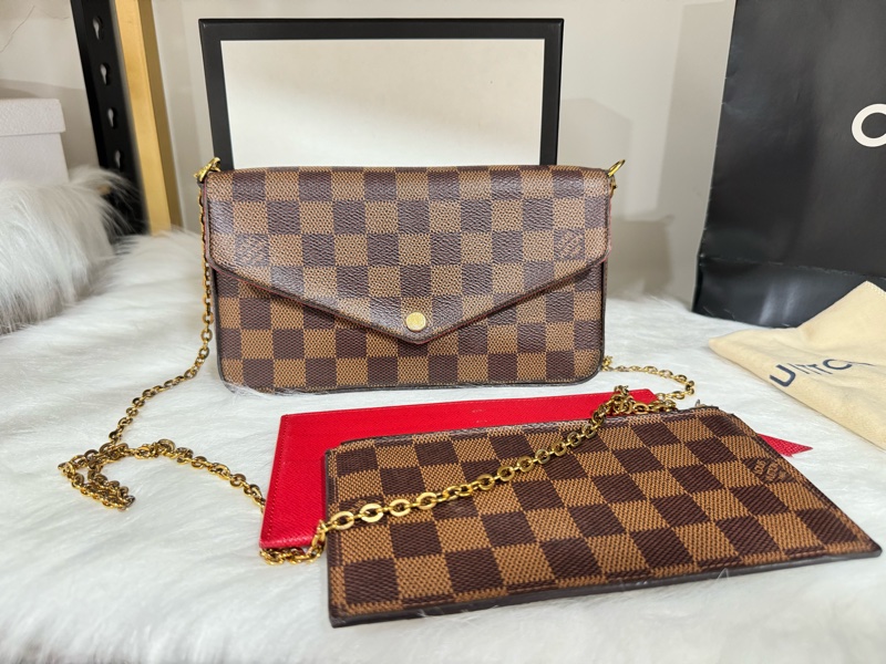 Lv 三合一 斜背鏈包-0