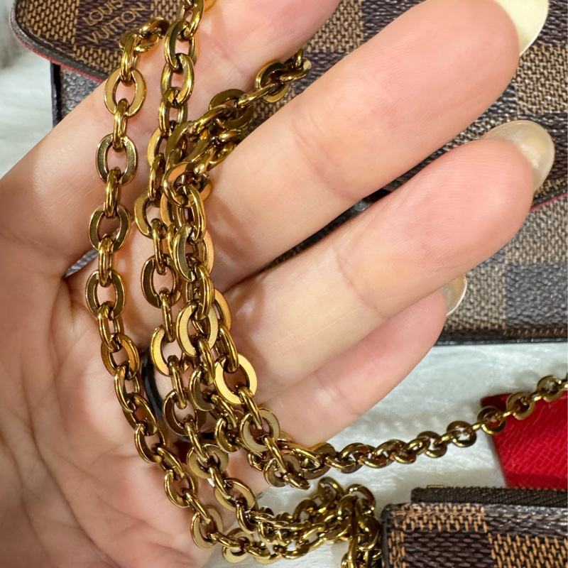 Lv 三合一 斜背鏈包-4