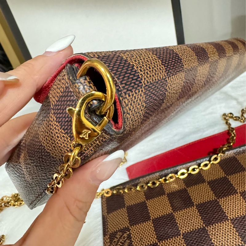 Lv 三合一 斜背鏈包-8