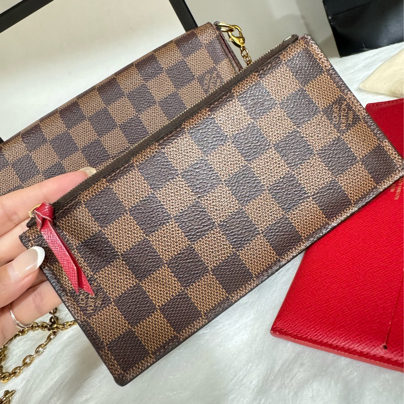 Lv 三合一 斜背鏈包-23