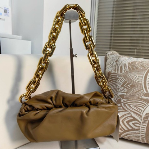 Bottega Veneta 鏈條雲朵包系列