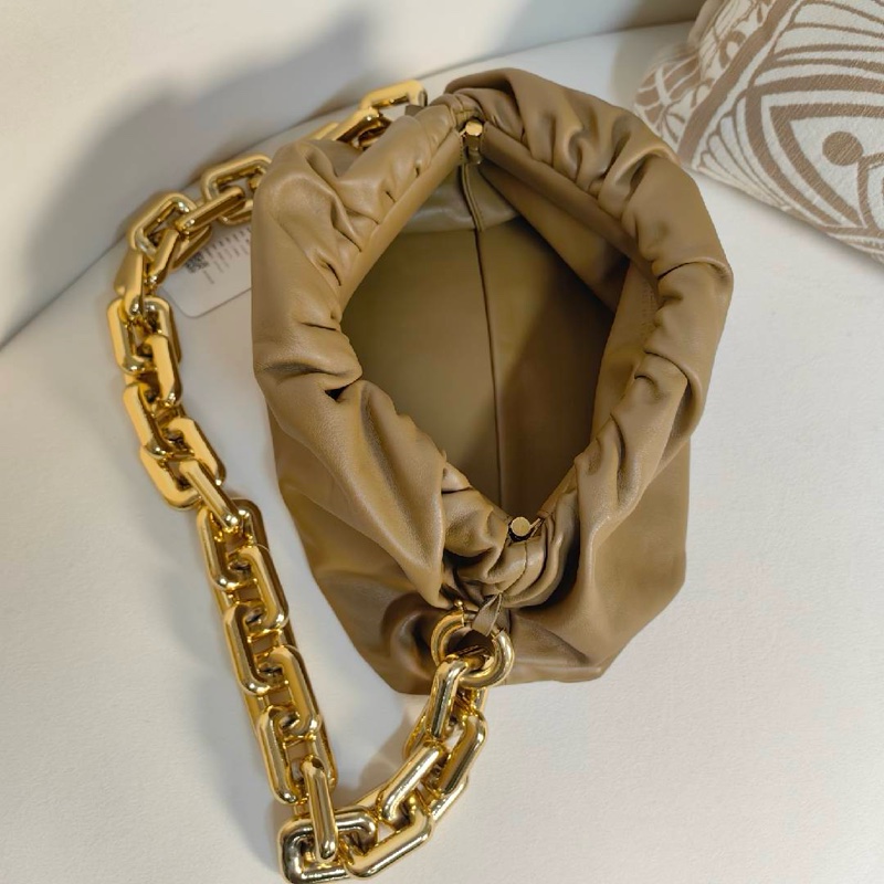 Bottega Veneta 鏈條雲朵包系列-3