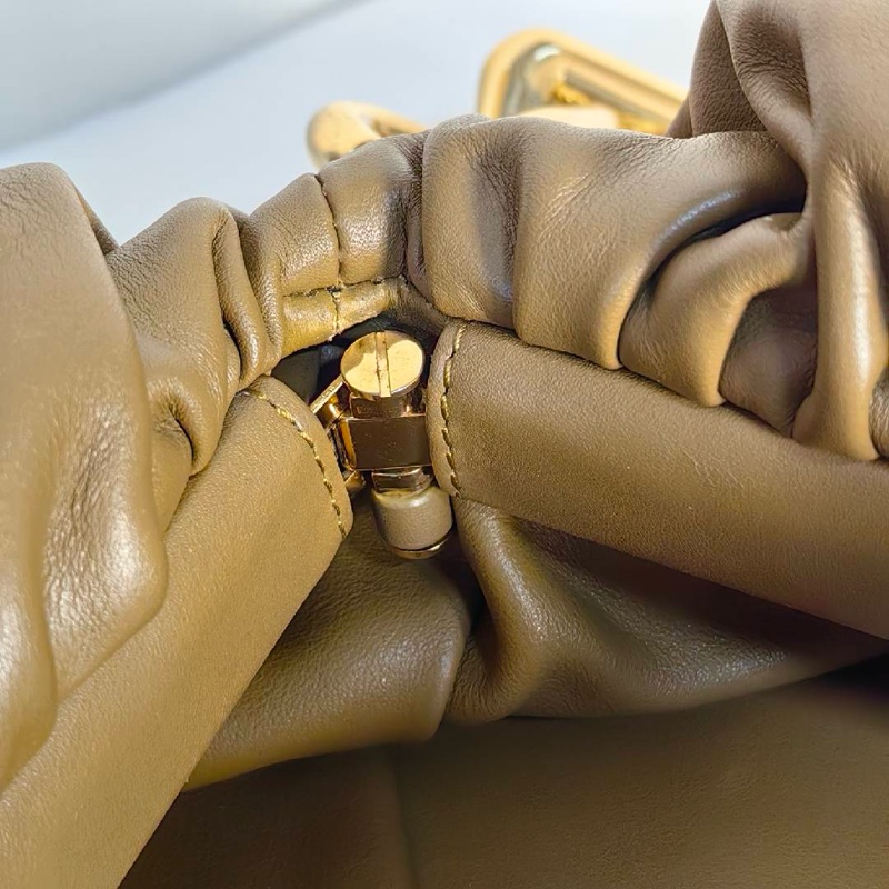 Bottega Veneta 鏈條雲朵包系列-5