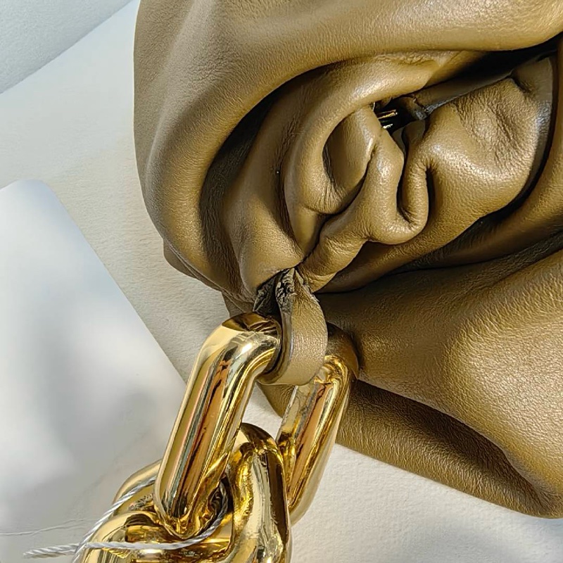 Bottega Veneta 鏈條雲朵包系列-9