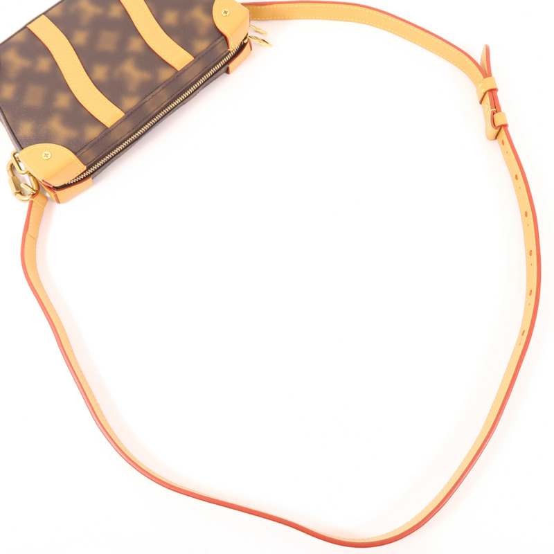 LOUIS VUITTON Monogram Blurry Soft Trunk金扣肩背袋-6