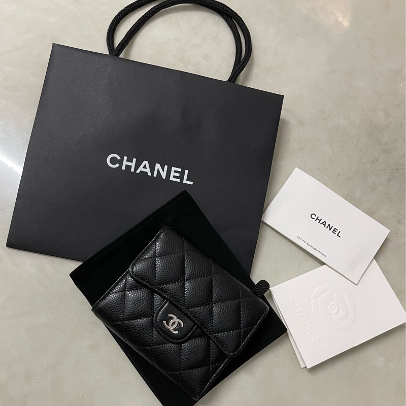 CHANEL銀扣短夾-0