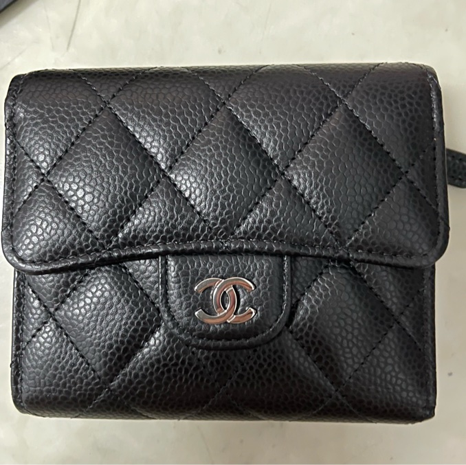 CHANEL銀扣短夾-6