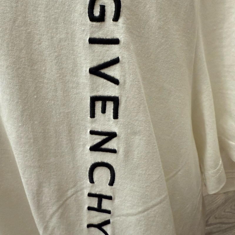 GIVENCHY男款刺繡黑字薄白T-0