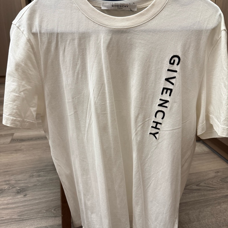 GIVENCHY男款刺繡黑字薄白T-1
