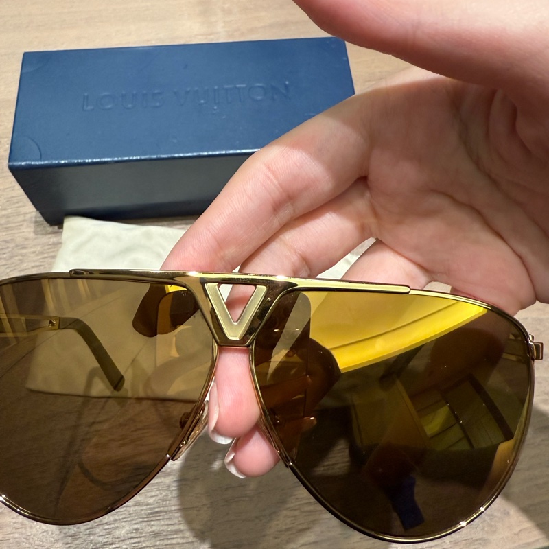 可議價✨LV男款金色墨鏡🕶️-0