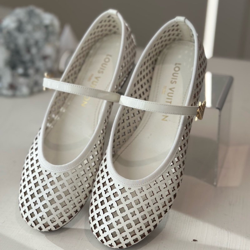 Louis Vuitton 白色箋空瑪莉珍鞋 ❤️🔥37號 37/盒子/防塵袋 LV-1
