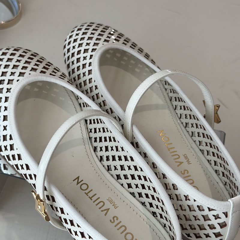 Louis Vuitton 白色箋空瑪莉珍鞋 ❤️🔥37號 37/盒子/防塵袋 LV-3