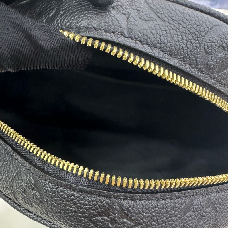 Louis Vuitton/路易威登黑色 軟圓餅 全皮印花 原始成色-8