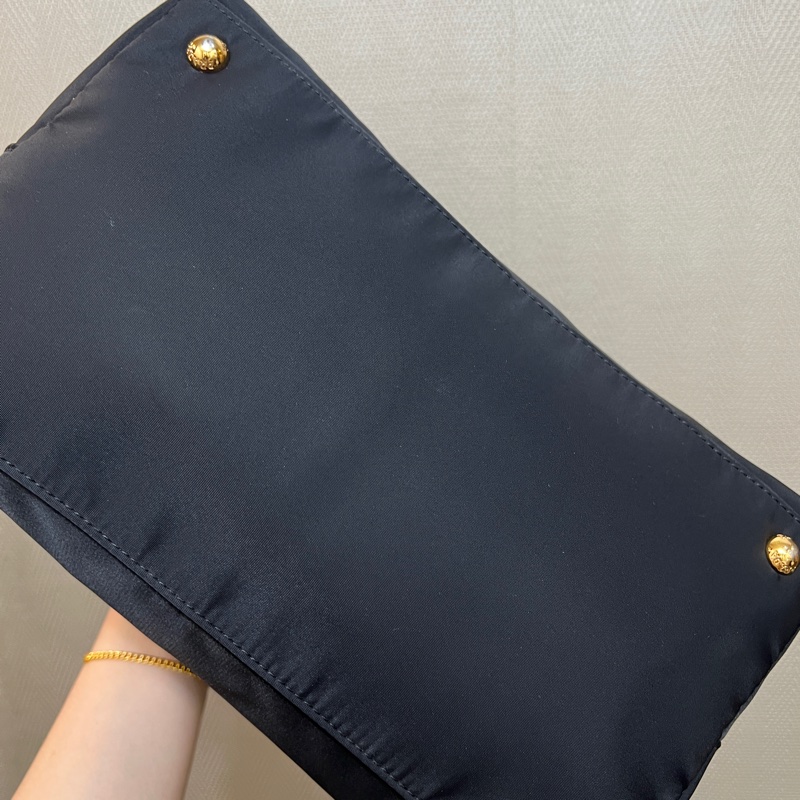 Prada 黑尼龍黑牛皮金釦手提斜背包-8