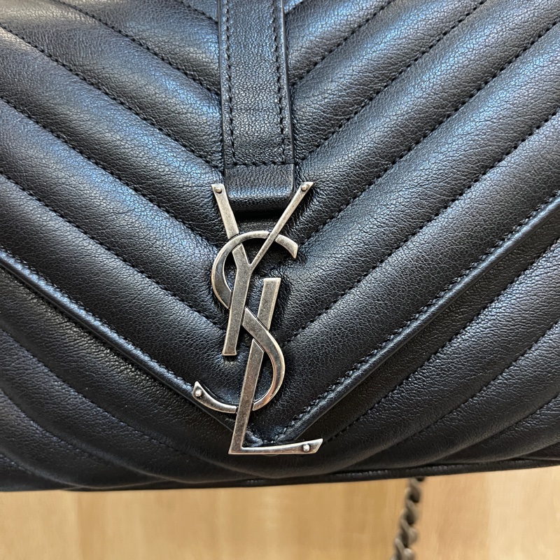 YSL 黑牛皮霧銀釦斜背學院包-1