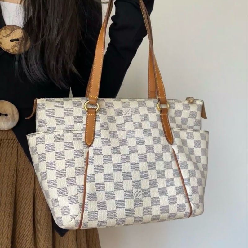 莉亞精品♡ LV 白棋盤格托特包 二手美包-1