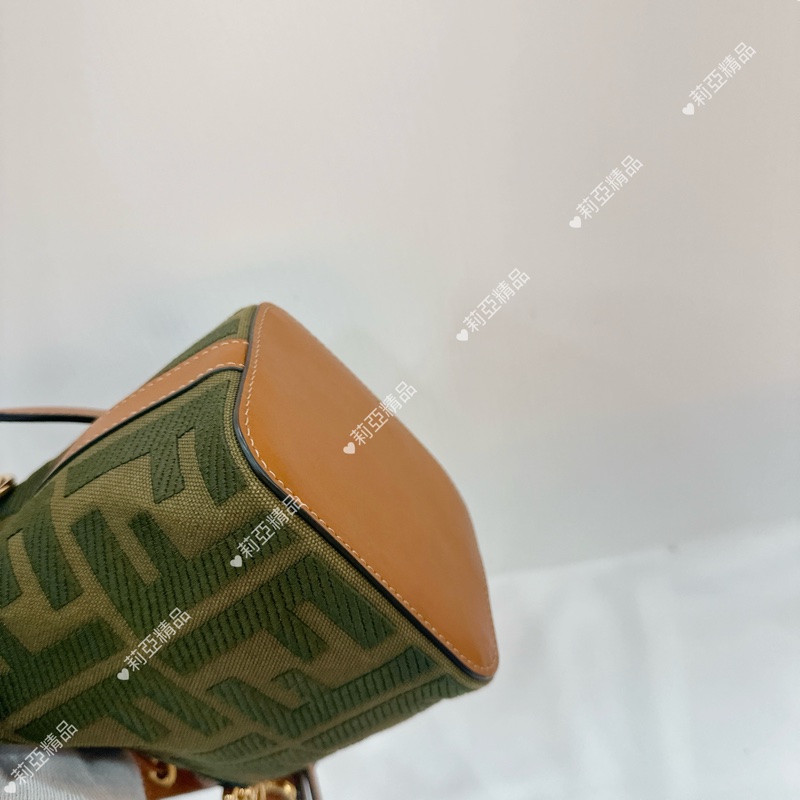 莉亞精品♡ 老花水桶包 咖 軍綠 二手美包-7