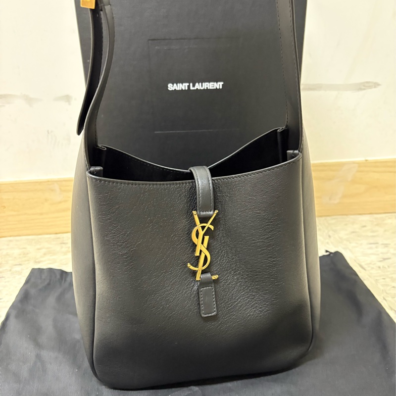 Yves Saint Laurent YSL 聖羅蘭 Hobo Small 小號 黑金色-1
