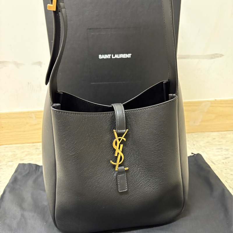 Yves Saint Laurent YSL 聖羅蘭 Hobo Small 小號 黑金色-6