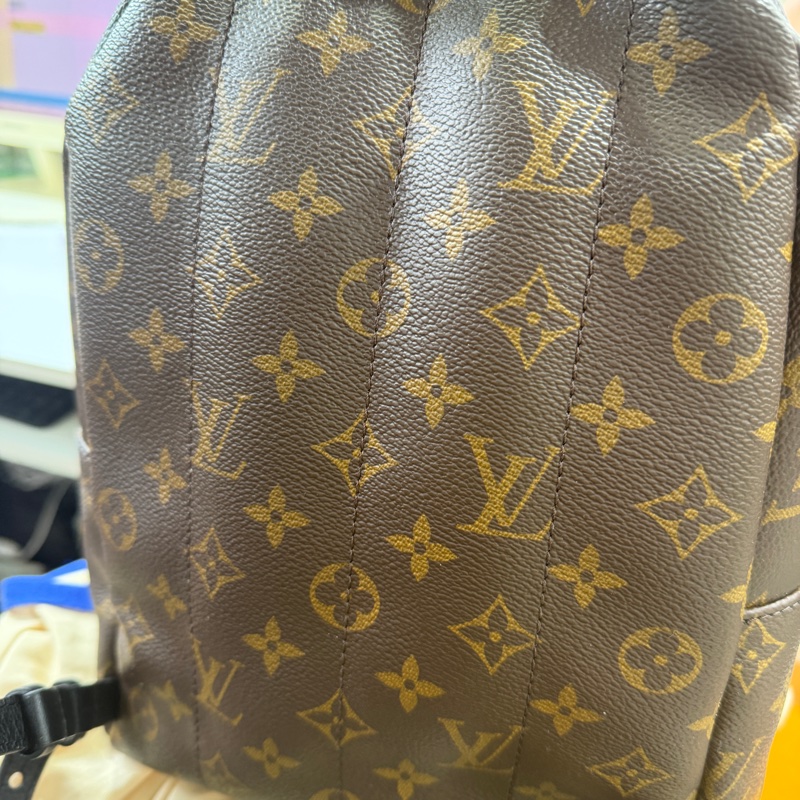 LV後背包-3