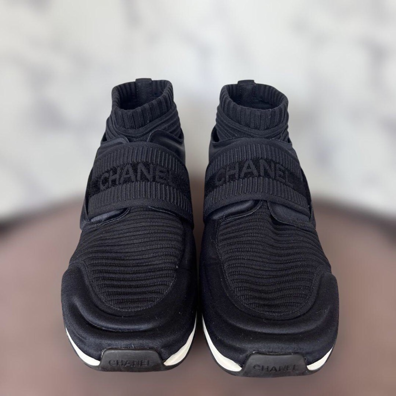 Chanel運動鞋香奈兒運動鞋全新購於台灣專櫃現貨在台灣size38全新香奈兒限量運動鞋-0