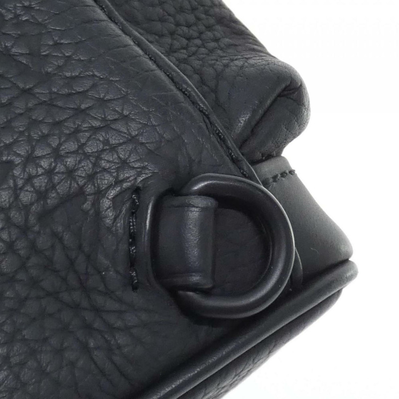 Louis Vuitton Taurillon Monogram Nano Christopher 單肩包 M83164-3