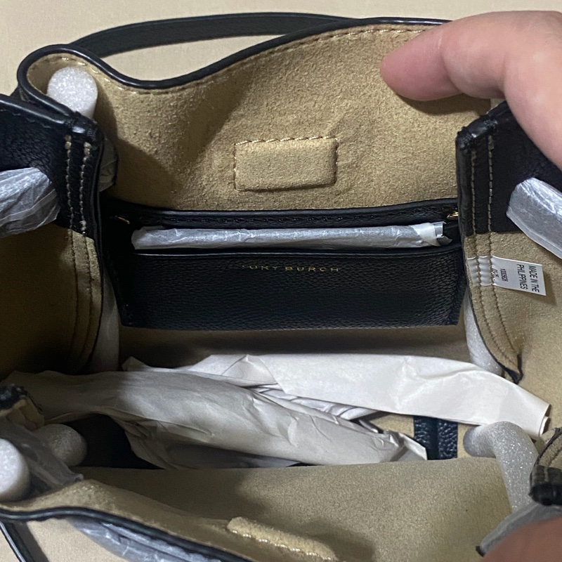 全新TORY BURCH Romy系列 斜背小型水桶包(黑)-8