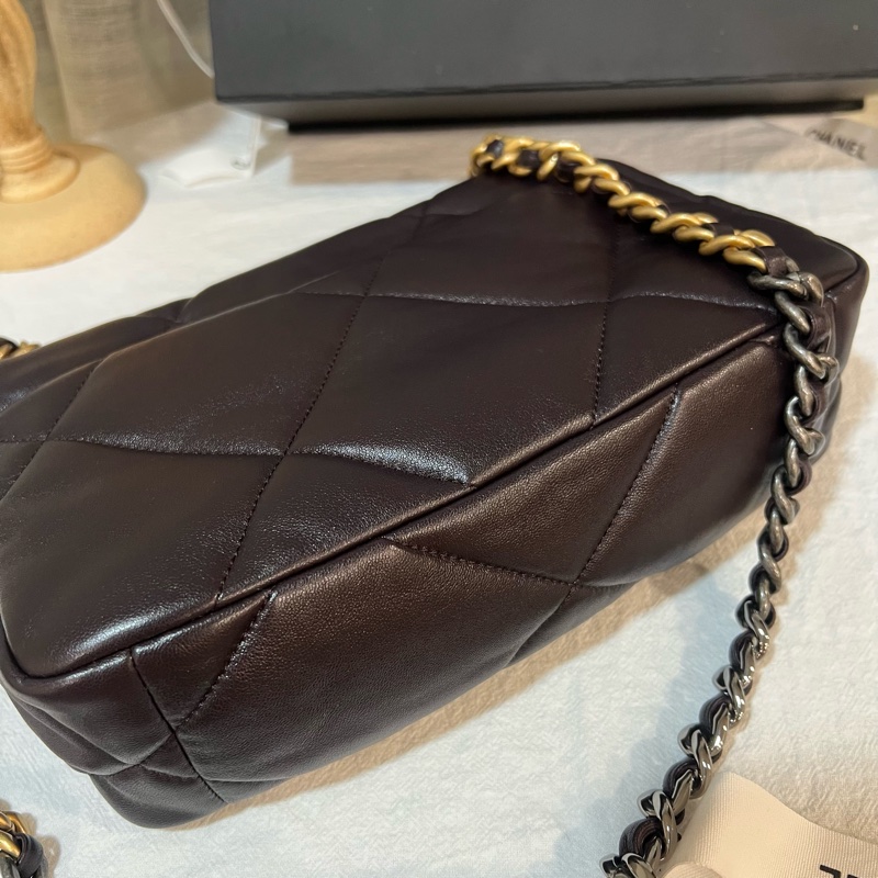ෆ Chanel 19 Bag 巧克力棕🍫🈶購證 芯片款❤️-12