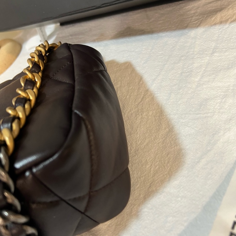 ෆ Chanel 19 Bag 巧克力棕🍫🈶購證 芯片款❤️-13