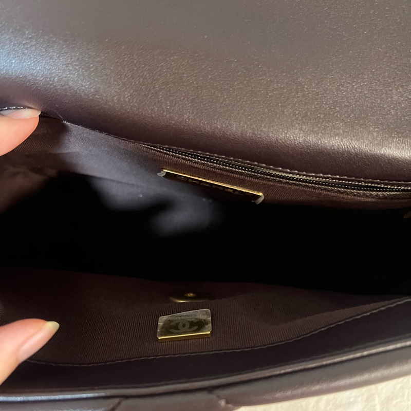 ෆ Chanel 19 Bag 巧克力棕🍫🈶購證 芯片款❤️-16