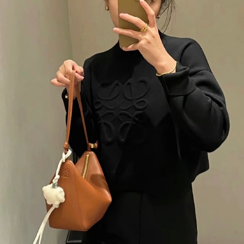 Loewe 全新吊牌還在 羊毛浮雕logo毛衣-2