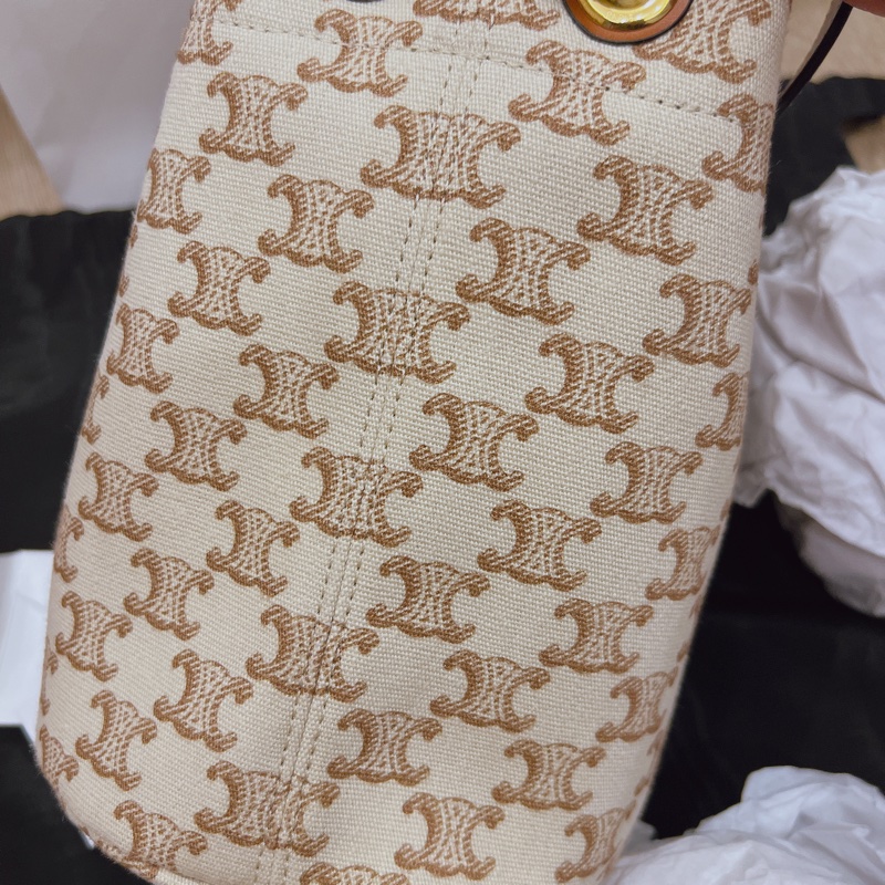 Celine 絕美白色老花水桶包-7
